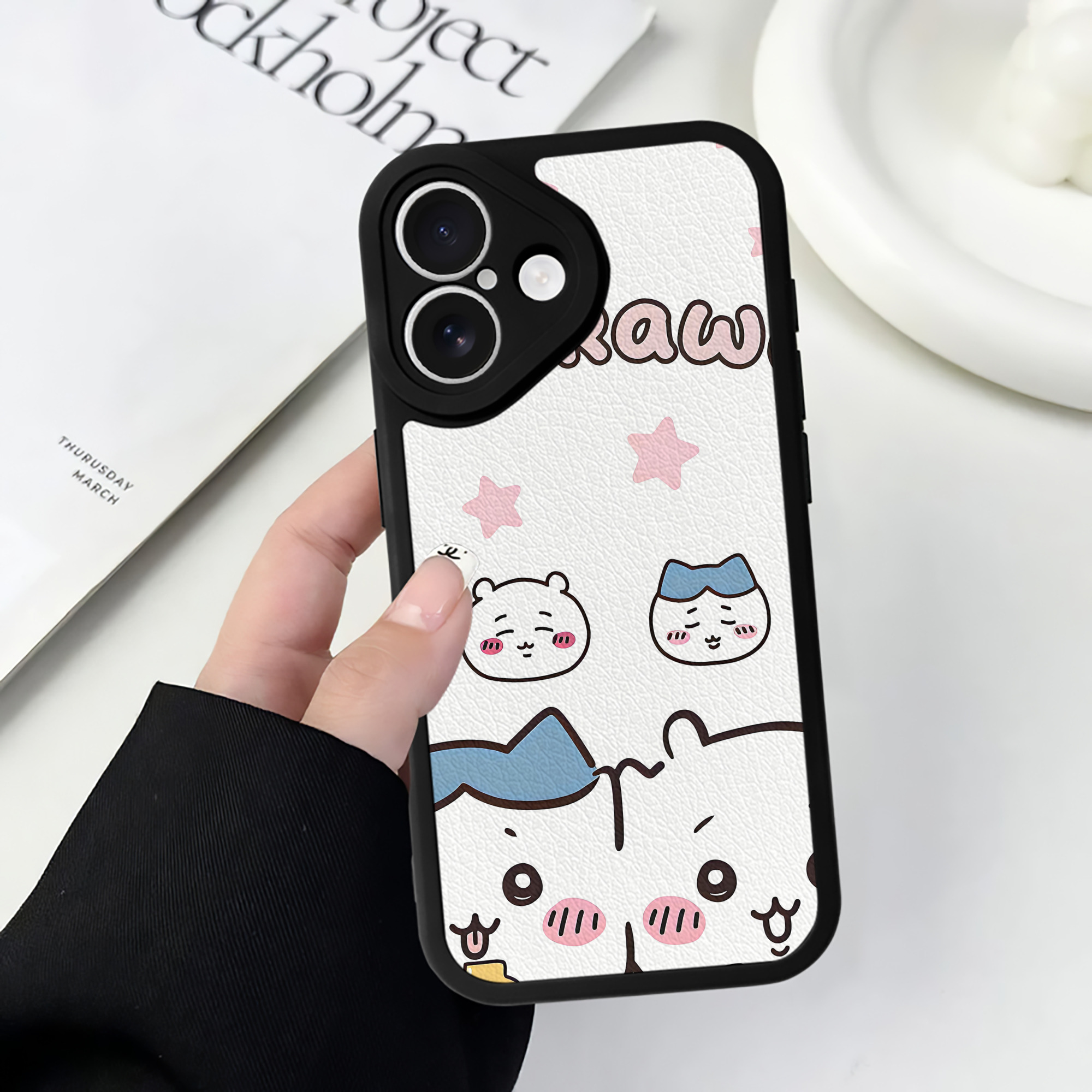 （画像用） ちいかわ Chii-kawa 【iPhone 16シリーズ対応】シリコンスマホケース（レザー調） 材質：シリコン